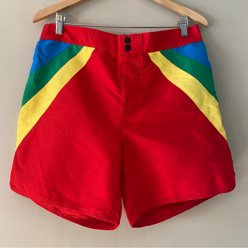 Chubbies Men’s Resort Shorts Red Retro Stripe Unlined 6” Size XL